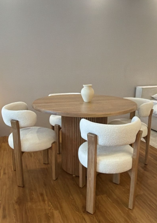 Mesa Rafael x Sillas Antonio Natural